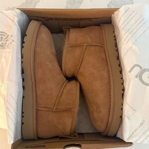 Womens Classic Suede Ankle Boot - Chestnut Brown UGG size 9